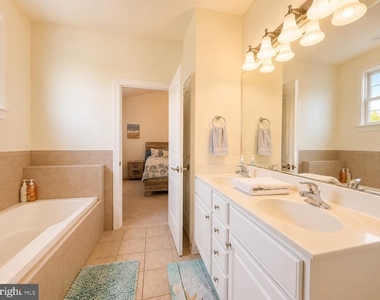 38404 Grand Avenue - Photo Thumbnail 10