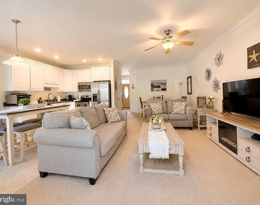 38404 Grand Avenue - Photo Thumbnail 5