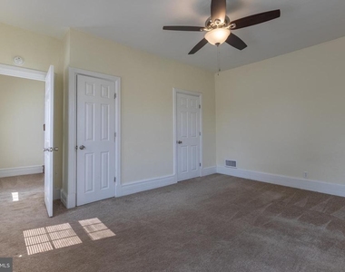 321 N Pine Street - Photo Thumbnail 7