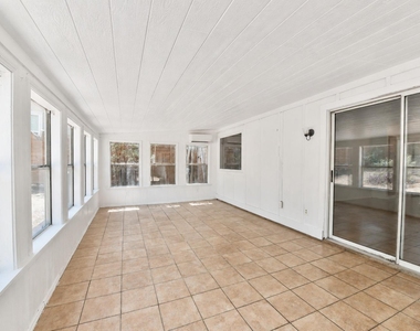 8411 Romney Rd - Photo Thumbnail 14