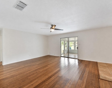 8411 Romney Rd - Photo Thumbnail 4
