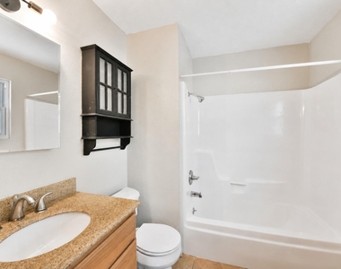 8411 Romney Rd - Photo Thumbnail 9