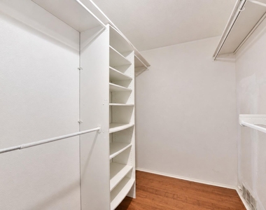 8411 Romney Rd - Photo Thumbnail 8