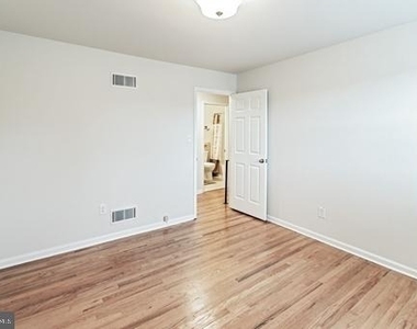 513 Pershing Road - Photo Thumbnail 14