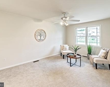 513 Pershing Road - Photo Thumbnail 9