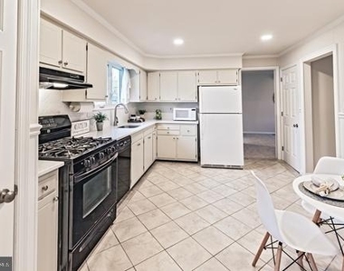 513 Pershing Road - Photo Thumbnail 6