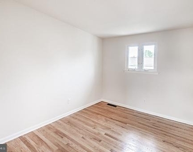 513 Pershing Road - Photo Thumbnail 18