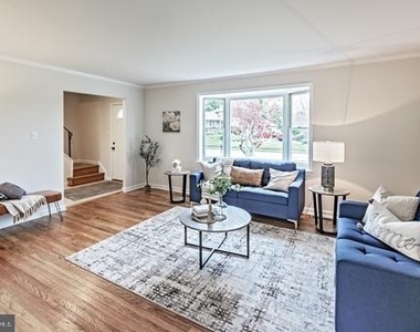 513 Pershing Road - Photo Thumbnail 3