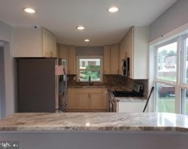 729 Manfield Road - Photo Thumbnail 8