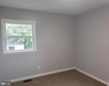 729 Manfield Road - Photo Thumbnail 18