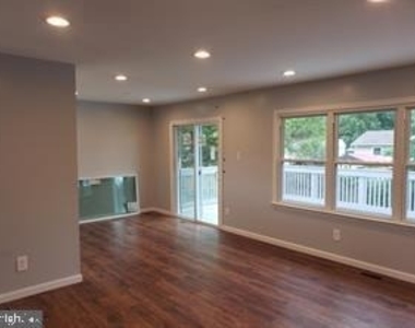 729 Manfield Road - Photo Thumbnail 11