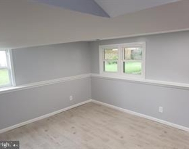 729 Manfield Road - Photo Thumbnail 22