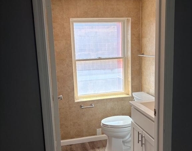 723 N King Street - Photo Thumbnail 3