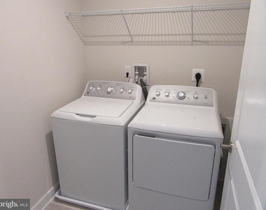 4355 Reusch Circle - Photo Thumbnail 12