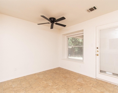 1436 Roxannes Run - Photo Thumbnail 5