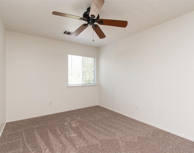 1436 Roxannes Run - Photo Thumbnail 13