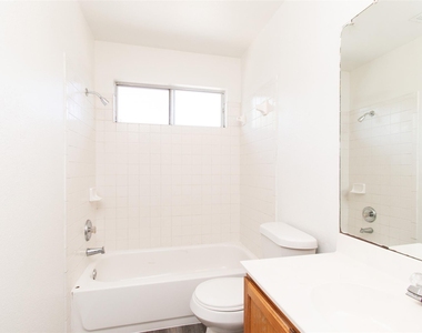 1436 Roxannes Run - Photo Thumbnail 19