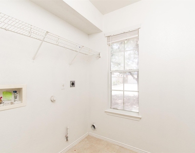 1436 Roxannes Run - Photo Thumbnail 11