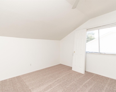 1436 Roxannes Run - Photo Thumbnail 16