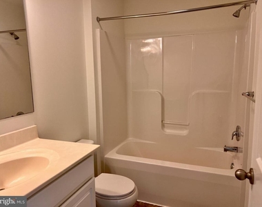 654 Jacobsen Circle - Photo Thumbnail 19