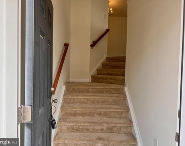 654 Jacobsen Circle - Photo Thumbnail 4