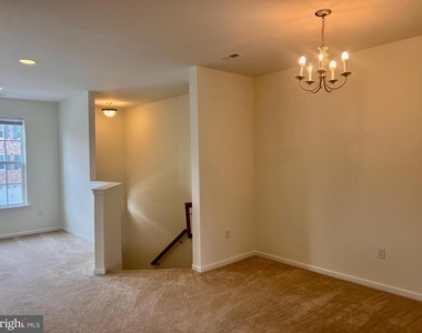 654 Jacobsen Circle - Photo Thumbnail 28