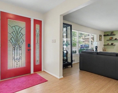 1905 Tulip Street Nw - Photo Thumbnail 4