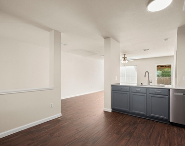 10505 Garbacz Dr - Photo Thumbnail 5