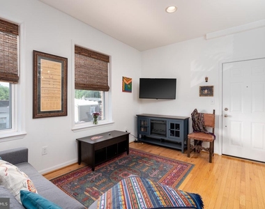 610 Irving Street Nw - Photo Thumbnail 3