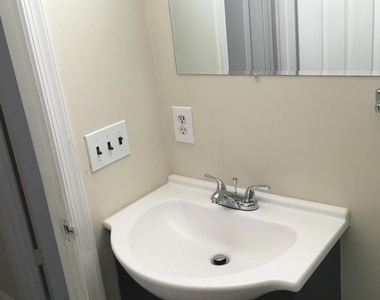 2055 38th Street Se - Photo Thumbnail 7