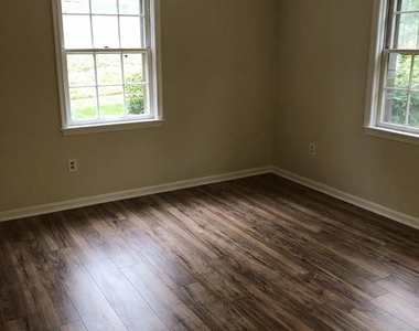 2055 38th Street Se - Photo Thumbnail 9