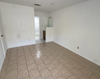 12308 Dellrey Dr - Photo Thumbnail 9