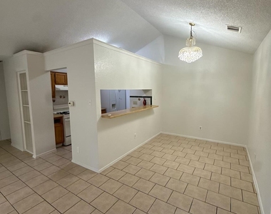 12308 Dellrey Dr - Photo Thumbnail 4