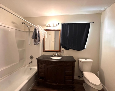 400 Sunbonnet Dr - Photo Thumbnail 7