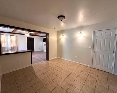 400 Sunbonnet Dr - Photo Thumbnail 9