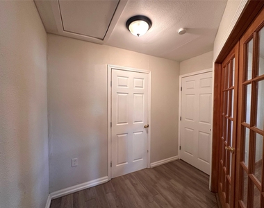 400 Sunbonnet Dr - Photo Thumbnail 18