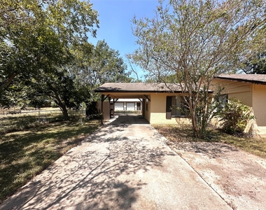 400 Sunbonnet Dr - Photo Thumbnail 3