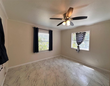 400 Sunbonnet Dr - Photo Thumbnail 11