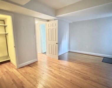 523 8th Street Ne - Photo Thumbnail 8