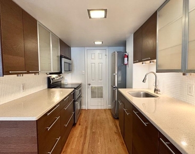 523 8th Street Ne - Photo Thumbnail 6