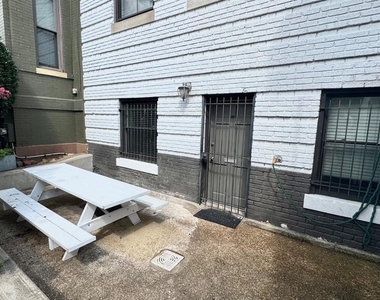 523 8th Street Ne - Photo Thumbnail 1