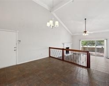 7909 Griffin Ct - Photo Thumbnail 20