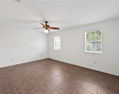 7909 Griffin Ct - Photo Thumbnail 10