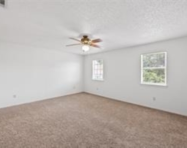 7909 Griffin Ct - Photo Thumbnail 12
