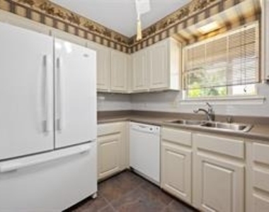 7909 Griffin Ct - Photo Thumbnail 2