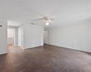 7909 Griffin Ct - Photo Thumbnail 6