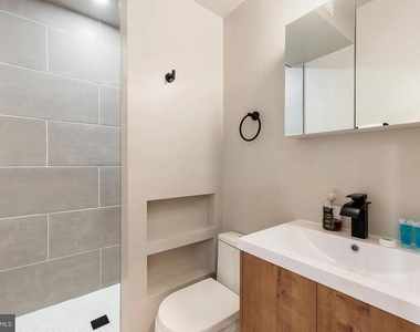 1825 Providence Street Ne - Photo Thumbnail 13