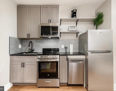 1825 Providence Street Ne - Photo Thumbnail 8