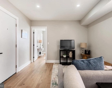 1825 Providence Street Ne - Photo Thumbnail 5