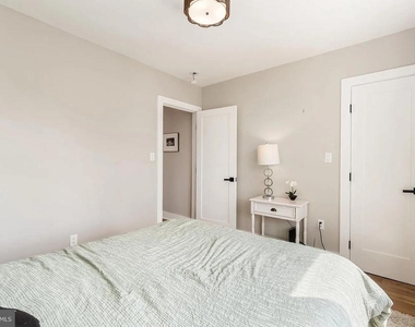 1825 Providence Street Ne - Photo Thumbnail 9